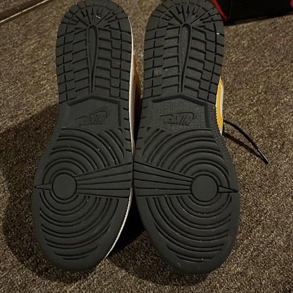 Jordan Retro High Tops Sz 6Y - Picture 3 of 6